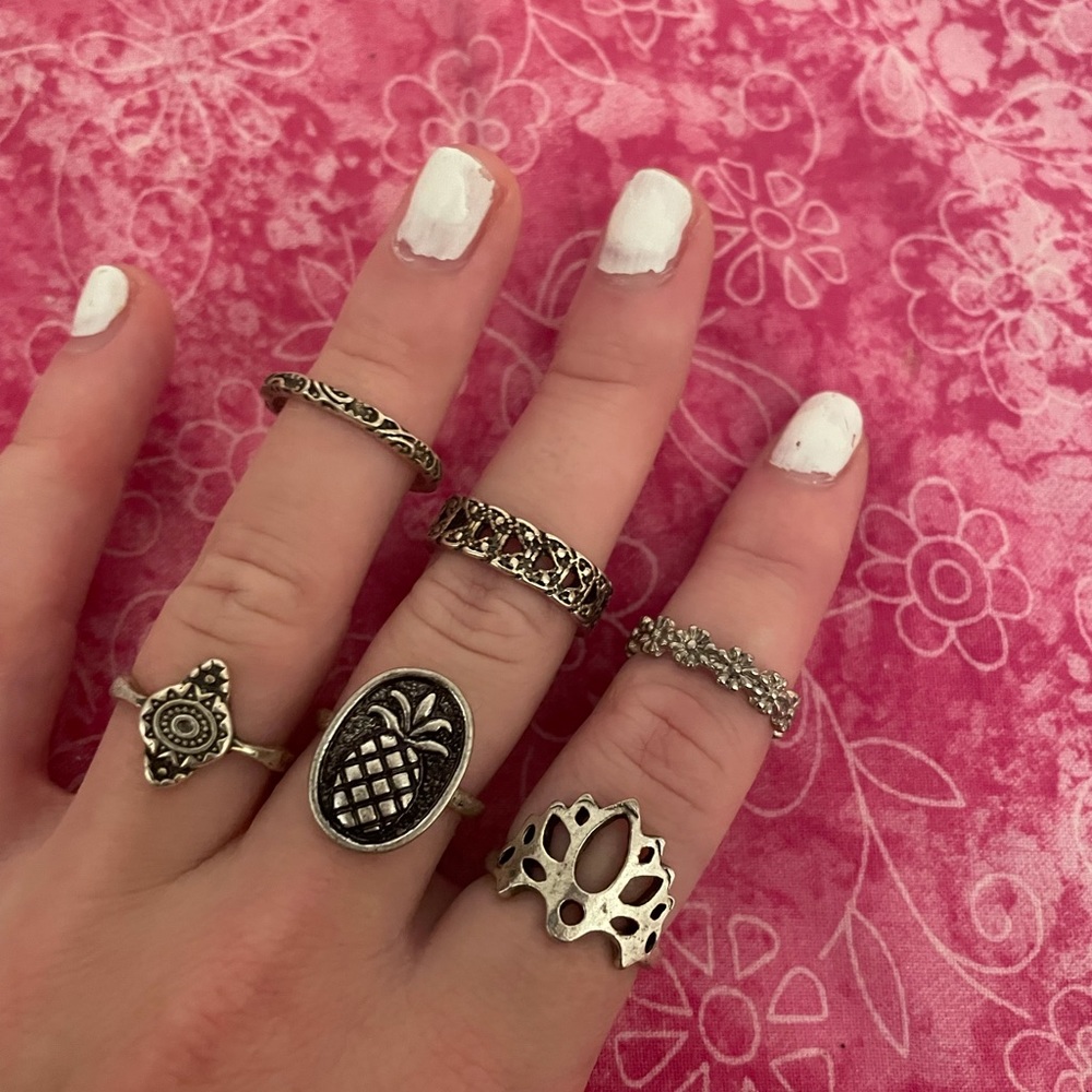 12 pack rings and bracelet